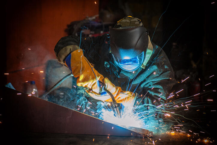 welder training grad working